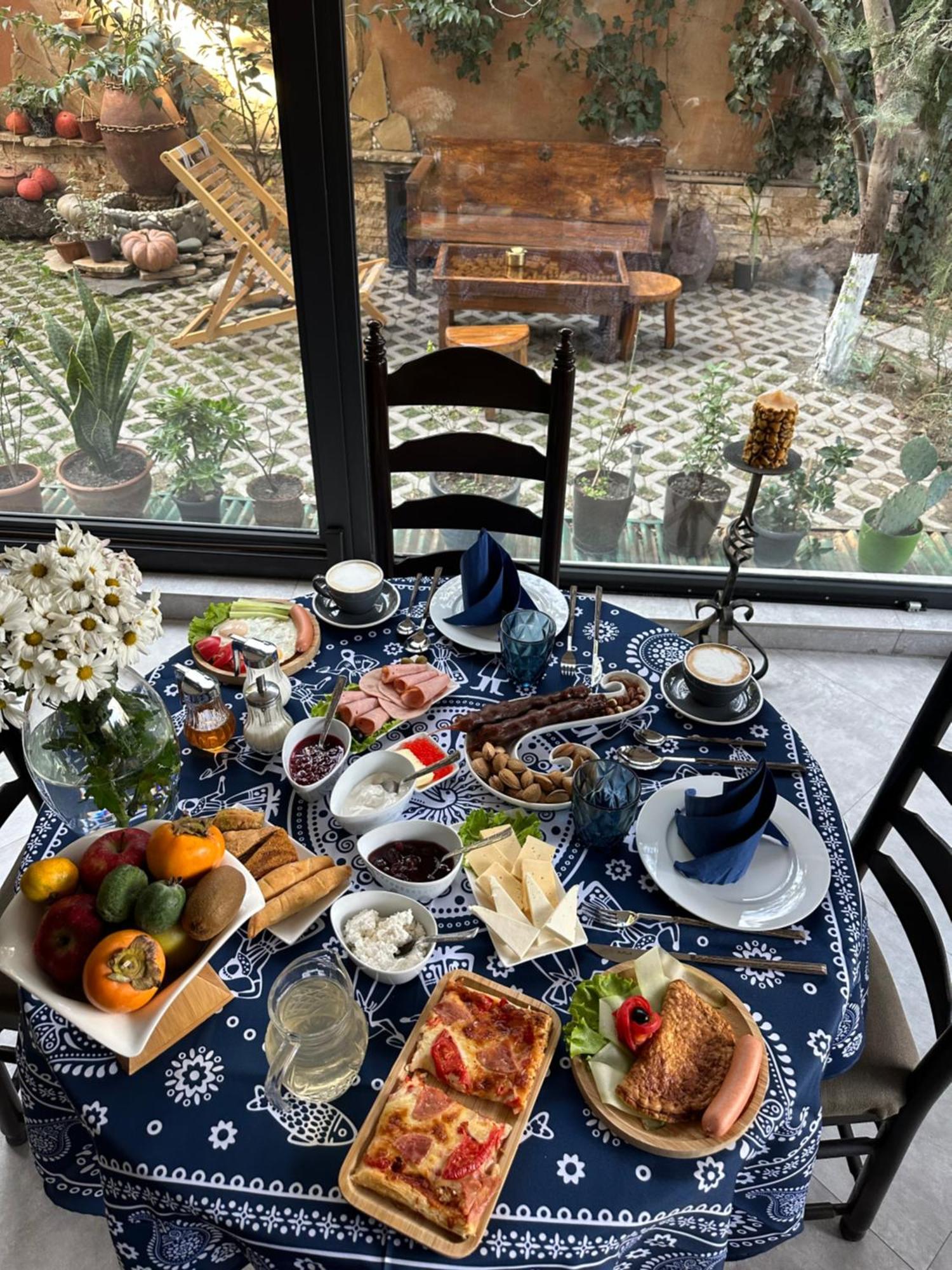 Wine Hills Hotel Tbilisi Buitenkant foto