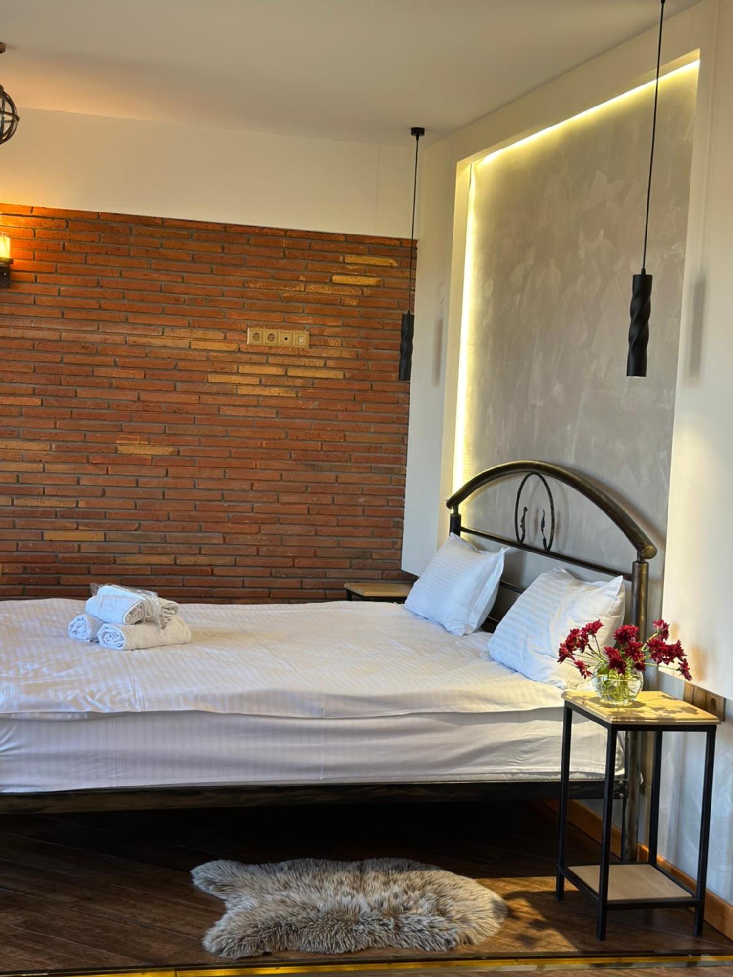 Wine Hills Hotel Tbilisi Buitenkant foto