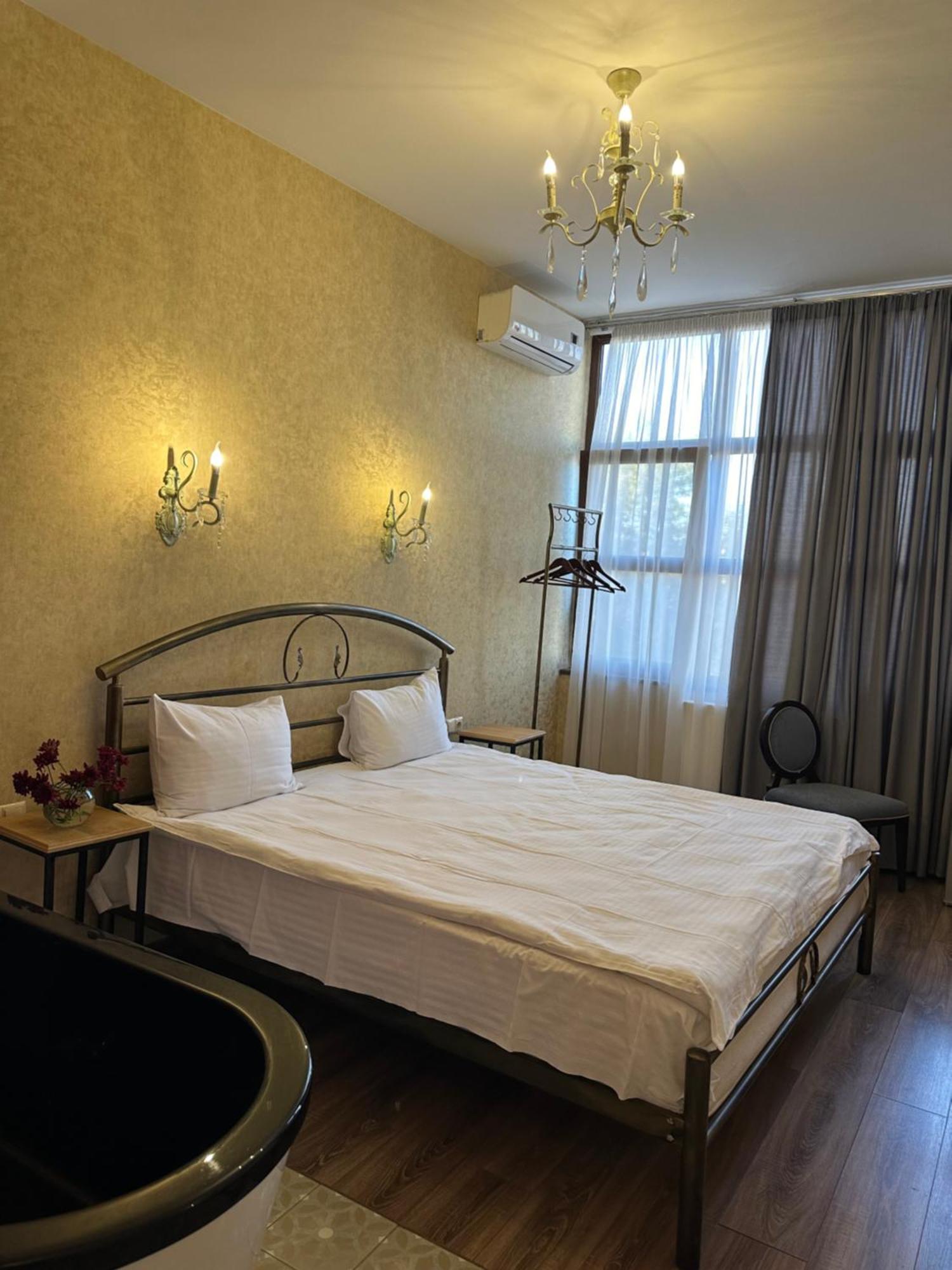 Wine Hills Hotel Tbilisi Buitenkant foto