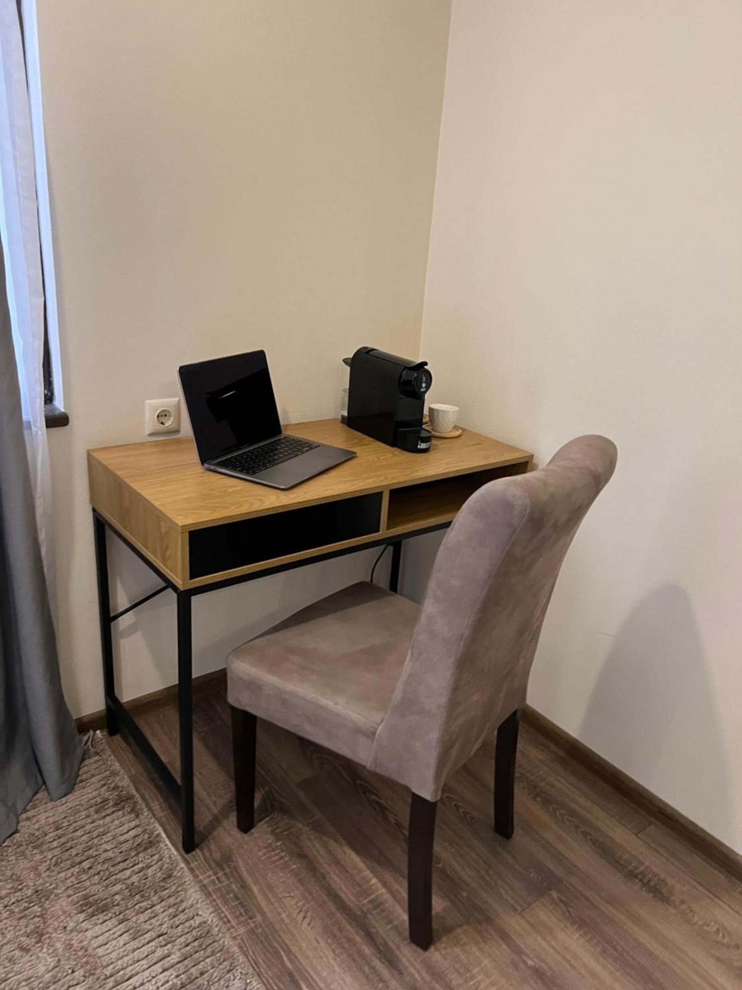 Wine Hills Hotel Tbilisi Kamer foto
