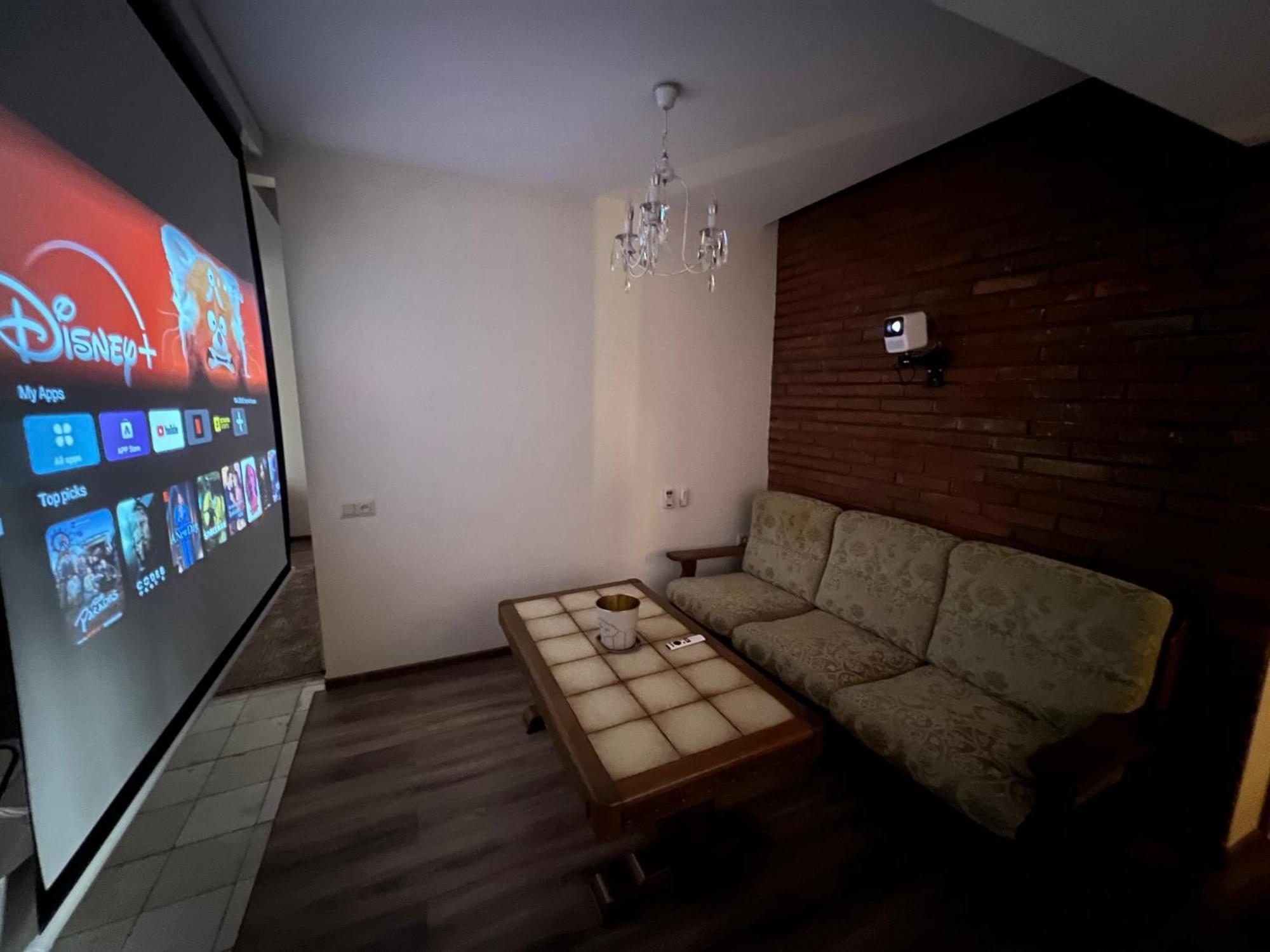 Wine Hills Hotel Tbilisi Kamer foto