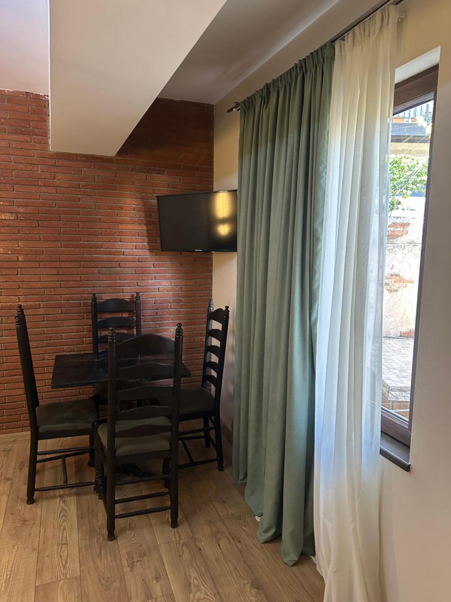 Wine Hills Hotel Tbilisi Buitenkant foto