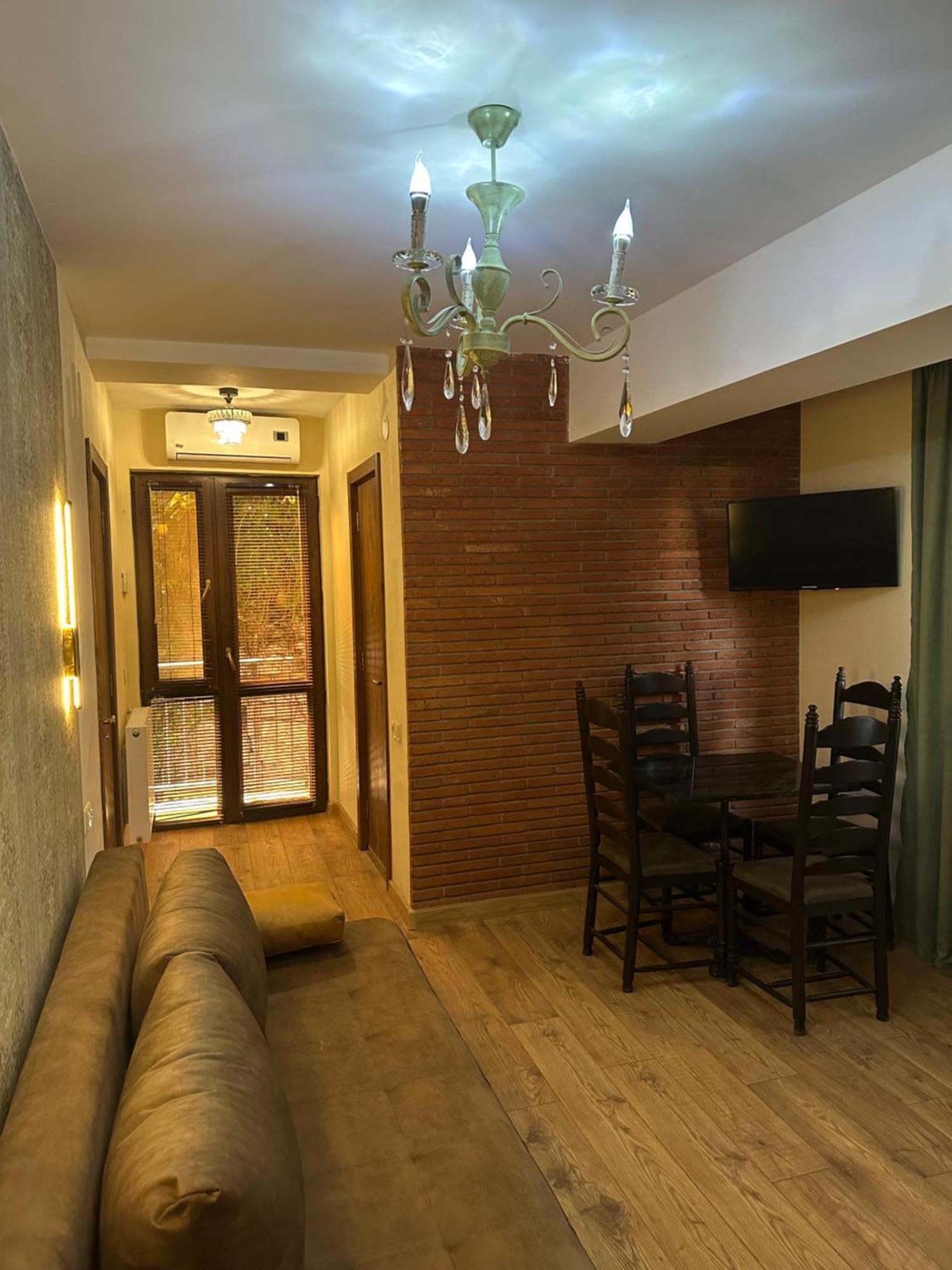 Wine Hills Hotel Tbilisi Buitenkant foto